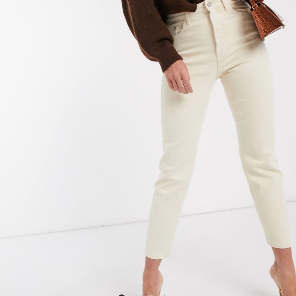 Stradivarius Slim Mom cream Jean 2